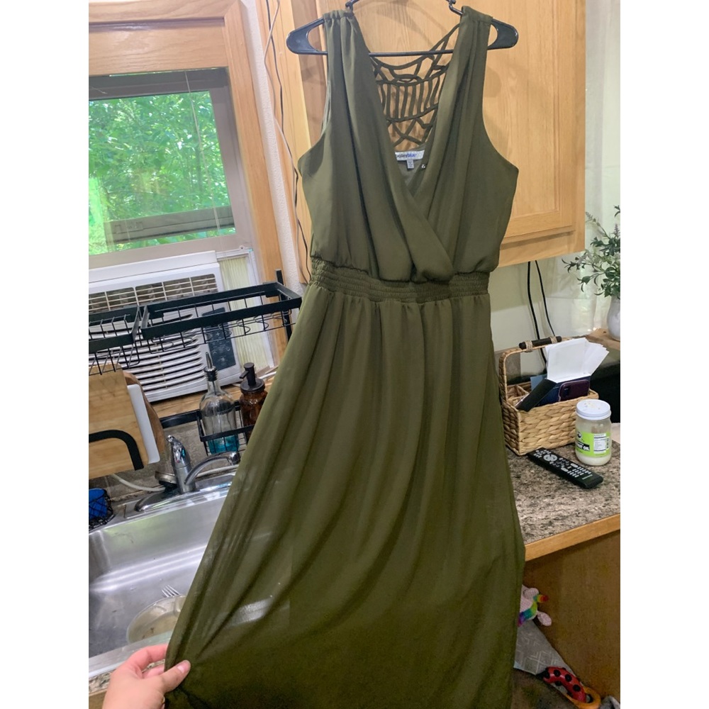 Plus size dress, beautiful back detailing